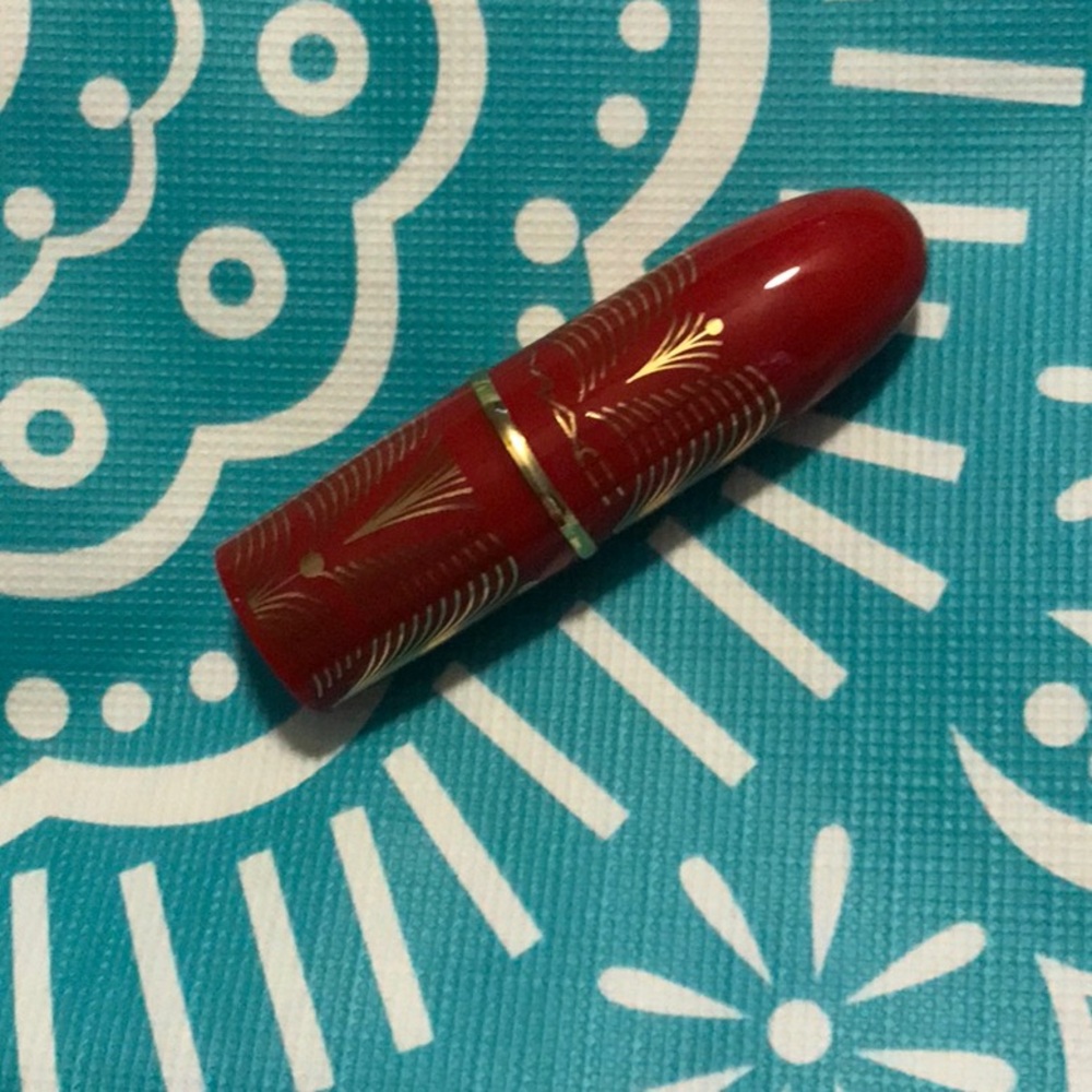 One RARE Limited Edition MAC Mini Lipstick Lusterglass Shade Extra Dessert NEW